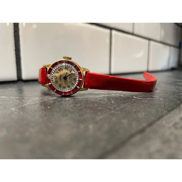 Vintage Ladies Red Hudson Watch with Mystery Second Hand Dial - Picture 3 of 7